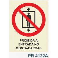 PR4122A proibida entrada monta cargas
