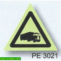 PE3021 perigo circulacao camioes